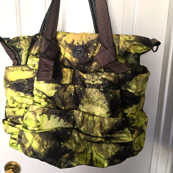 🥰24hr Sale🥰Lululemon bag - Picture 2 of 11